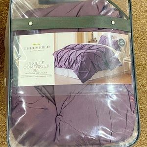 Threshold Queen Size Purple Comforter & Shams